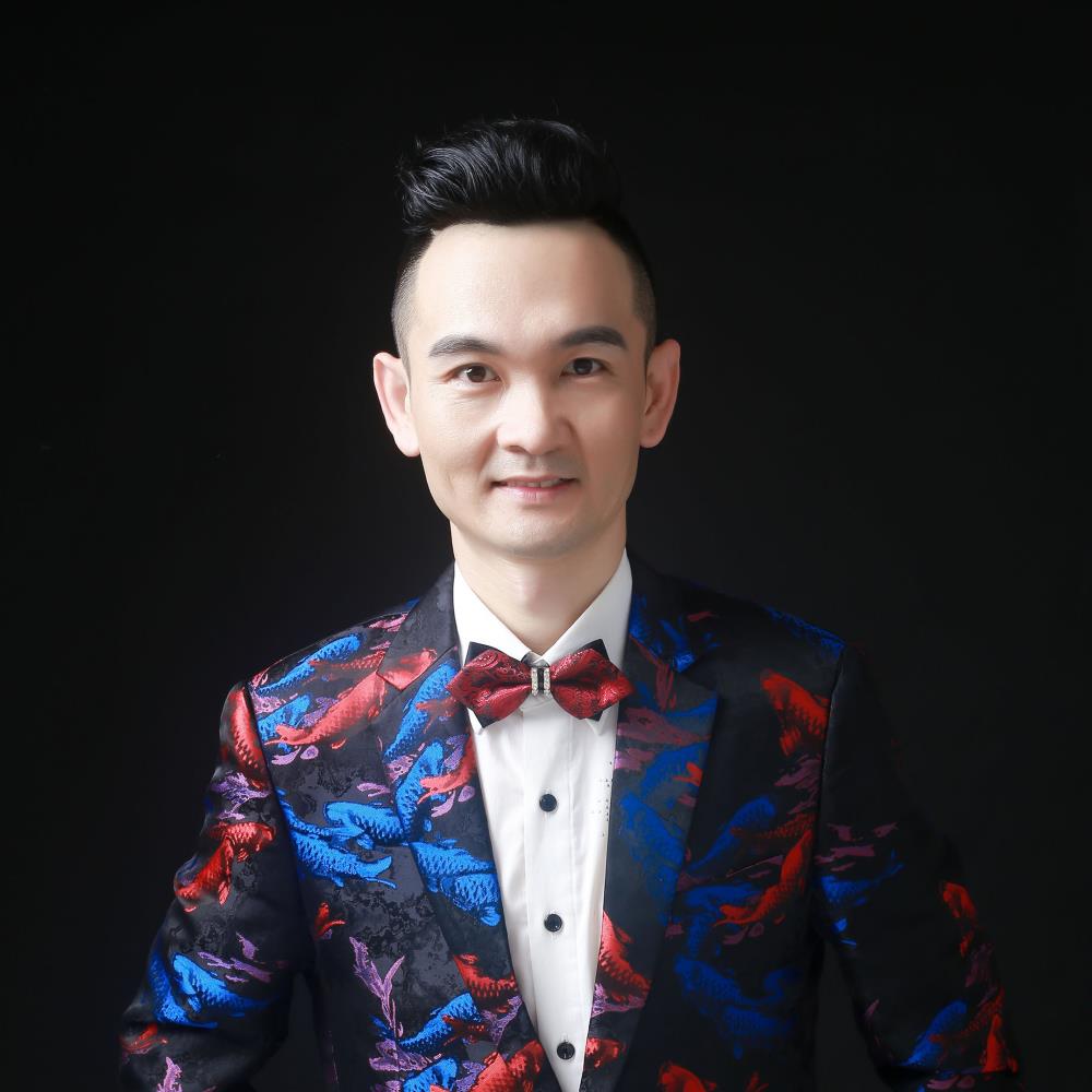 &amp;emsp;&amp;emsp;他&mdash;&mdash;率真、睿智、幽默。&amp;emsp;&amp;emsp;他&mdash;&mdash;博古通今，机敏果敢，术业有专攻，从业二十载，成功主持数千场大型活动。&amp;emsp;&amp;emsp;他被上千家媒体誉为舞台上的灵魂缔造者，他就是全能型艺人&mdash;焦通。&amp;emsp;&amp;emsp;他是《焦通有约》&hellip;