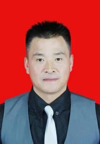 毕业于北京舞蹈学院青年舞蹈家中国舞蹈家协会会员神州大舞台【红色传承路】总策划、总导演中国专业人才库文化艺术中心主任民生法治在线总编中华儿童促进委员会国际文化交流中心副主任中国法治周刊常务主编中华少年英才艺术素质测评认证专家其创作代表作品：音乐情景剧《打工夫&hellip;