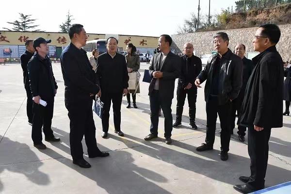 神州大舞台阳泉市关工委&ldquo;关爱青少年儿童行动&rdquo; 走进郊区西南舁小学开展慰问活动